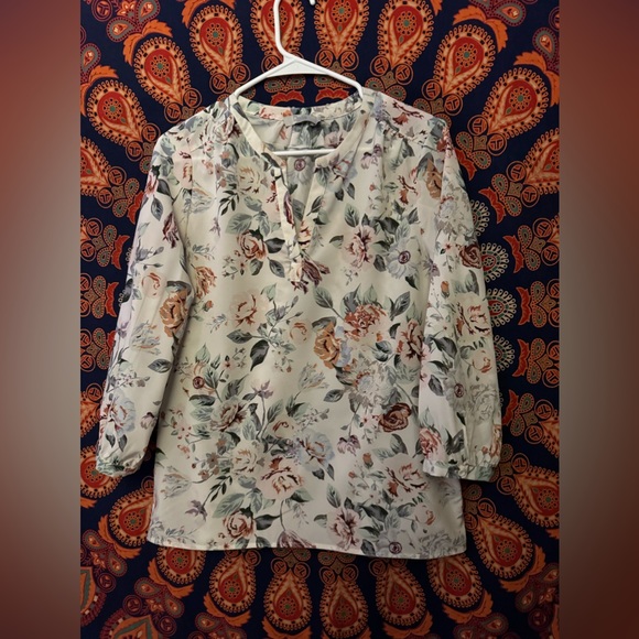 ❤️ Dalia Floral Print Blouse size medium - Picture 9 of 15